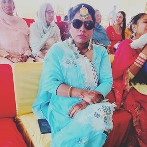 Meet your Posher, Karamjit